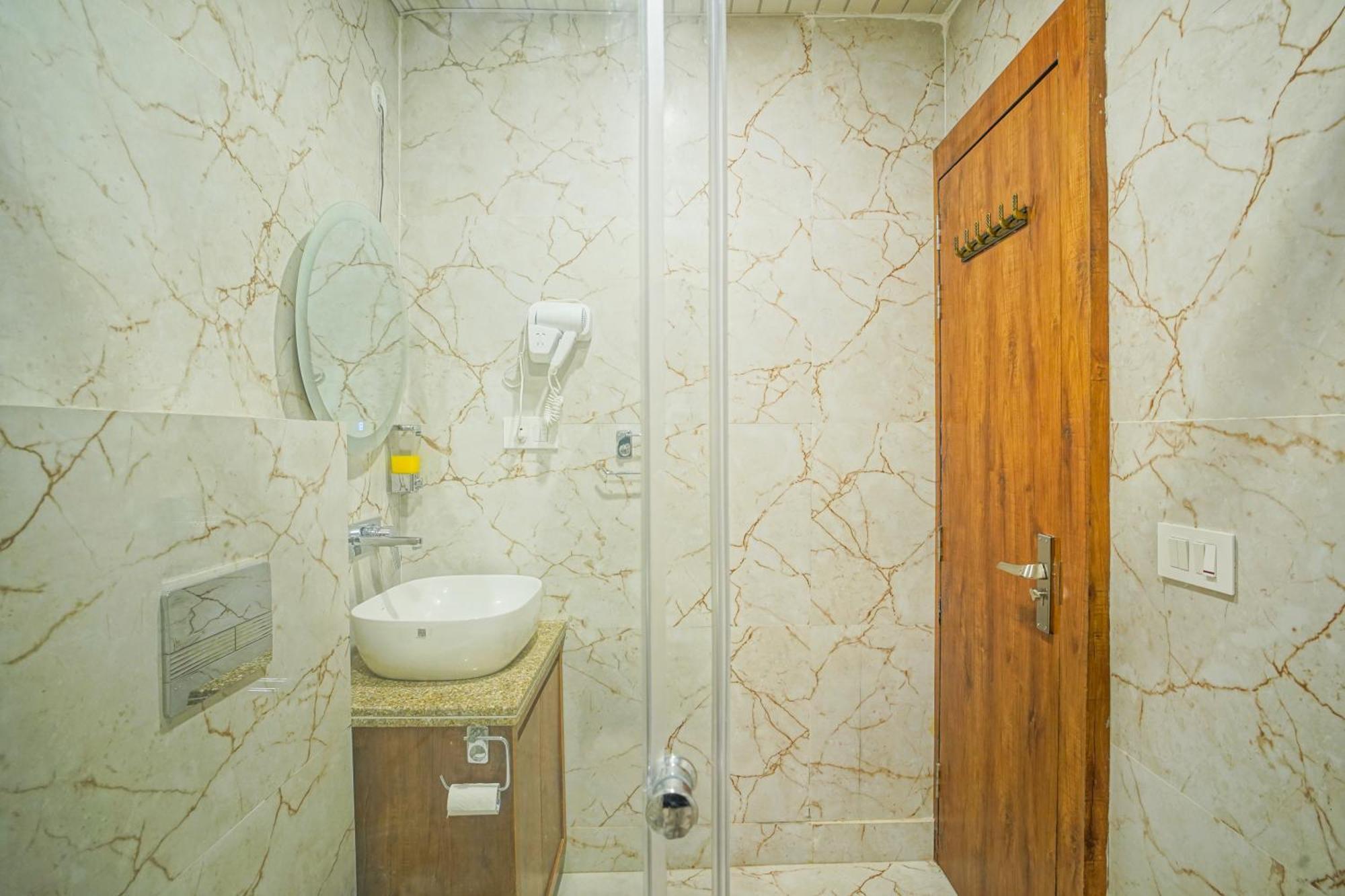 Hotel Nirvana Bliss, Behind Parmarth Niketan Rishīkesh Exterior foto