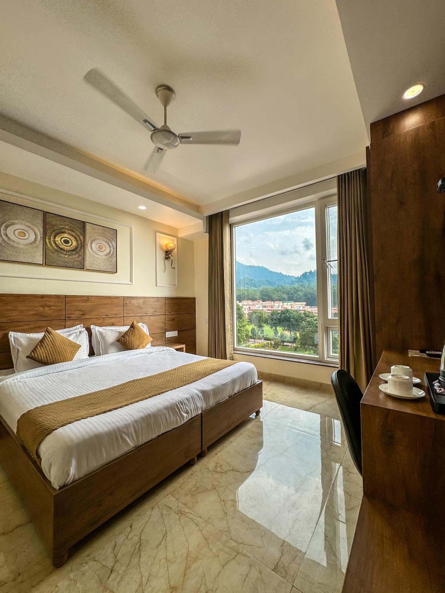 Hotel Nirvana Bliss, Behind Parmarth Niketan Rishīkesh Exterior foto