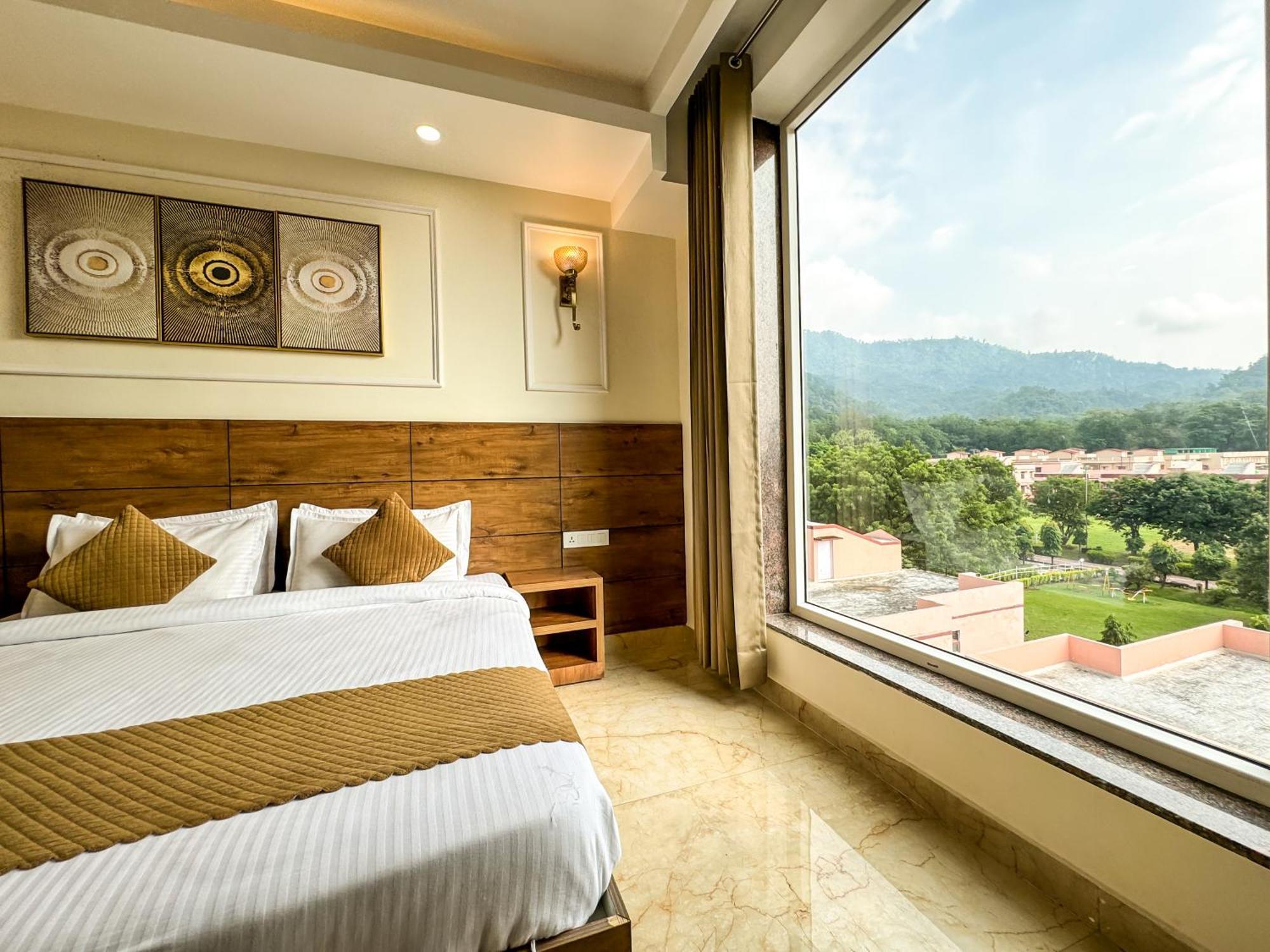 Hotel Nirvana Bliss, Behind Parmarth Niketan Rishīkesh Exterior foto